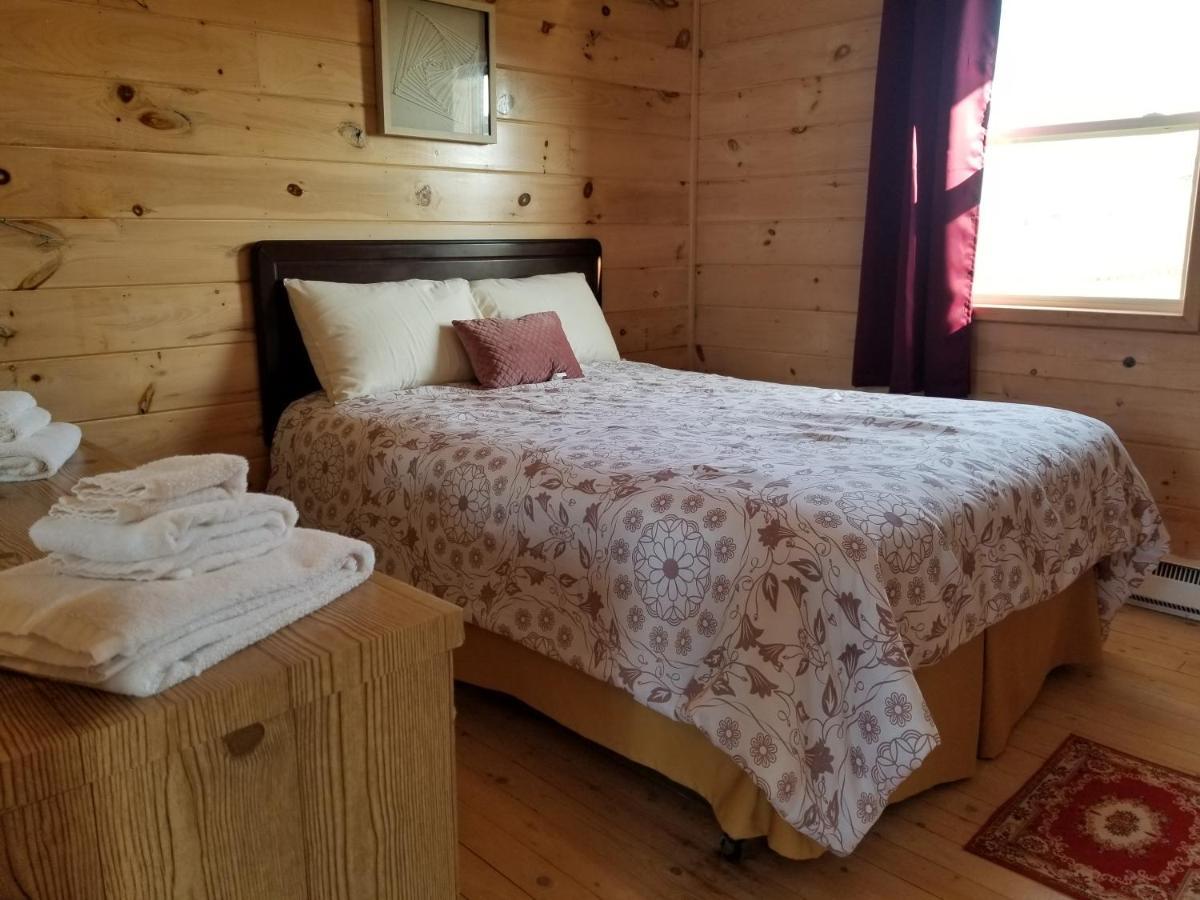 Blue Spruces Cottages Hampton Екстер'єр фото