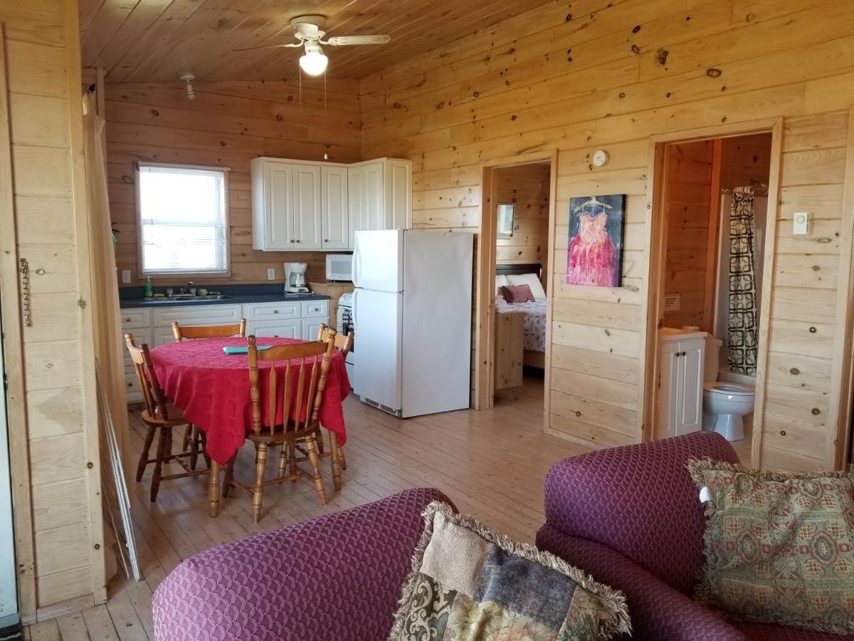 Blue Spruces Cottages Hampton Екстер'єр фото