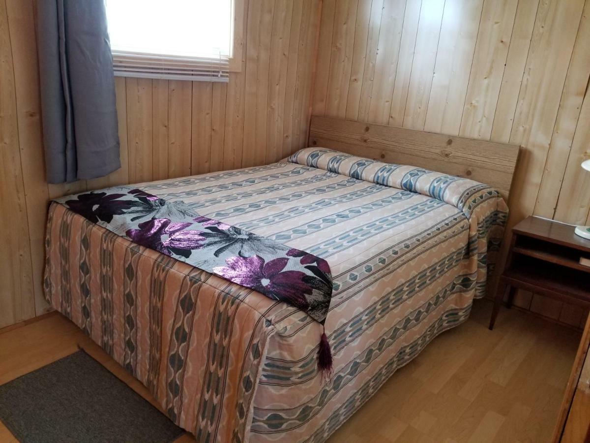 Blue Spruces Cottages Hampton Екстер'єр фото