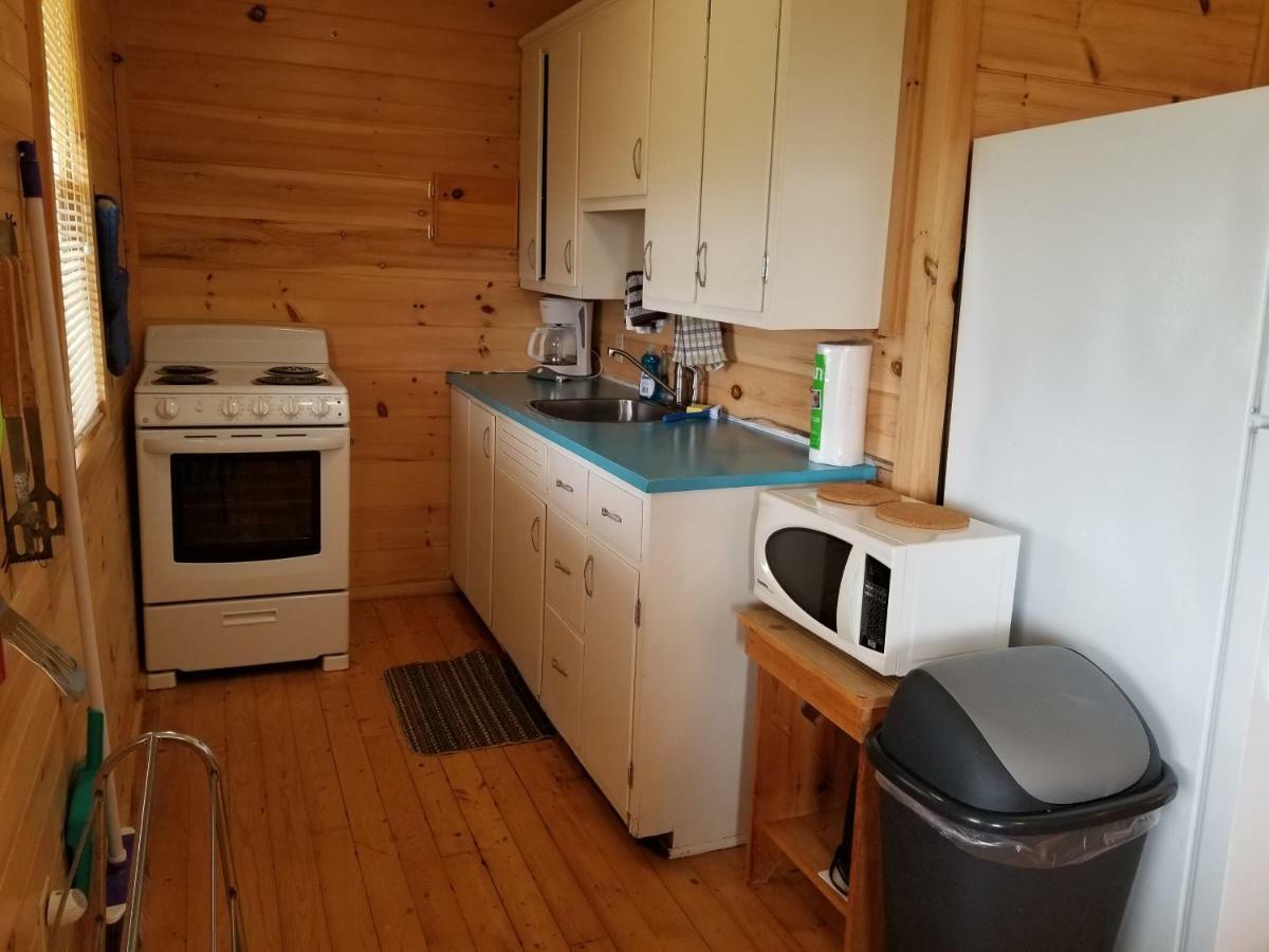 Blue Spruces Cottages Hampton Екстер'єр фото