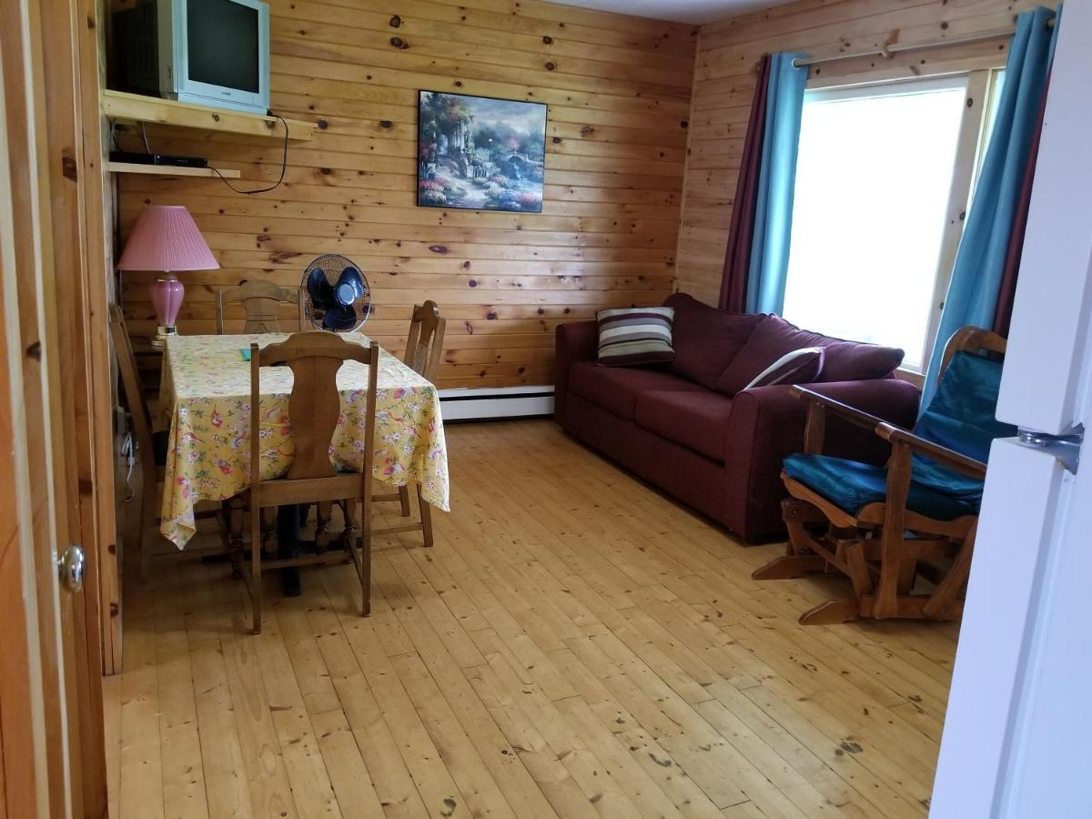 Blue Spruces Cottages Hampton Екстер'єр фото